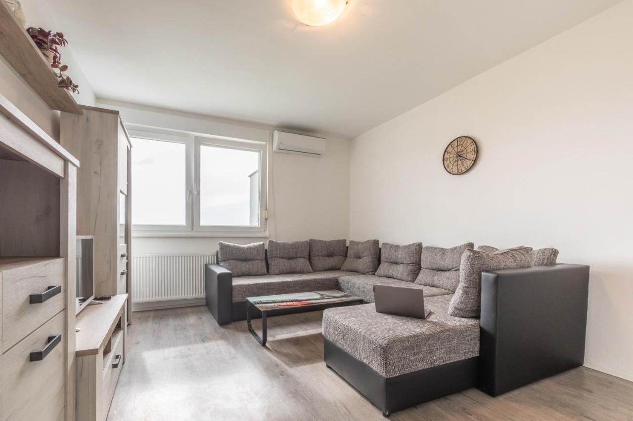Cosy Apartment Hugo Osijek Ngoại thất bức ảnh